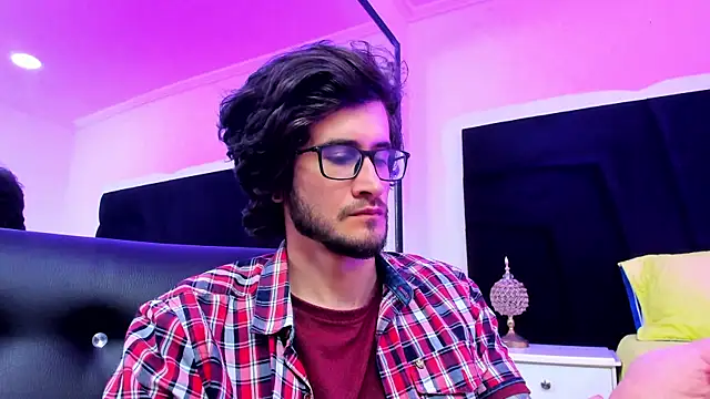 Loggan donnelly online show from 12.30.24