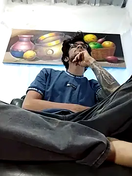 Loggan donnelly online show from 04.18.26