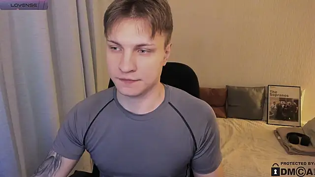 Snapshot of handsome_guy01 chatting on 02.04.26 handsome guy01 online show from 02.04.26