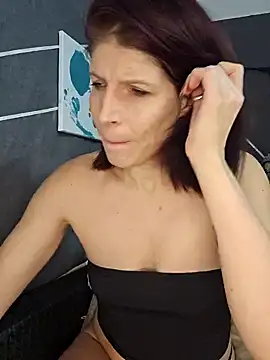 Snapshot of Lenchen_ chatting on 01.27.25 Lenchen online show from 01.27.25