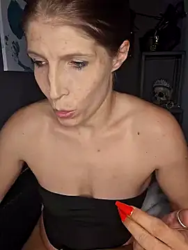 Snapshot of Lenchen_ chatting on 03.16.25 Lenchen online show from 03.16.25