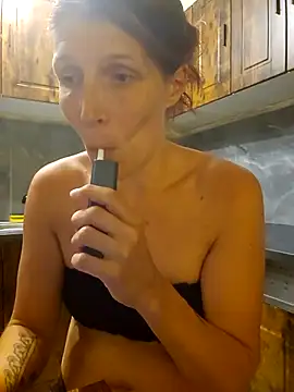 Snapshot of Lenchen_ chatting on 06.29.26 Lenchen online show from 06.29.26