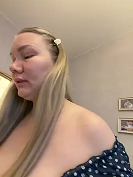 Snapshot of LianaCruz__ chatting on 02.05.26 LianaCruz online show from 02.05.26