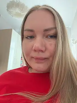 Snapshot of LianaCruz__ chatting on 04.01.26 LianaCruz online show from 04.01.26