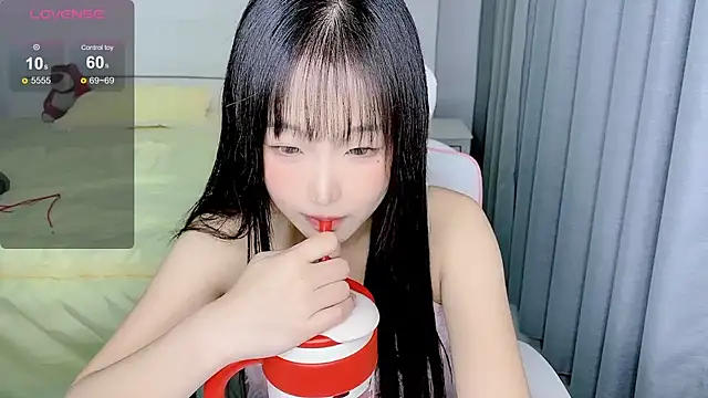 Snapshot of -Wendy__ chatting on 12.20.24 -Wendy online show from 12.20.24