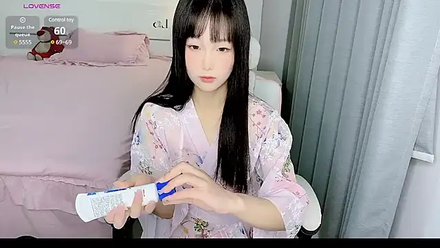 Snapshot of -Wendy__ chatting on 02.08.25 -Wendy online show from 02.08.25