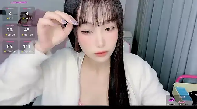 Snapshot of -Wendy__ chatting on 02.14.25 -Wendy online show from 02.14.25