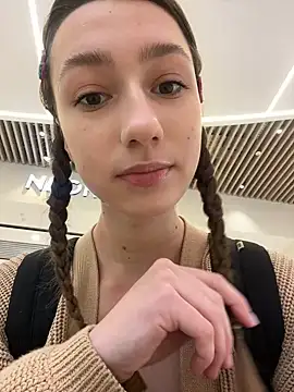 Lia  Love online show from 12.19.24