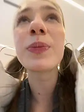 Lia  Love online show from 02.12.25