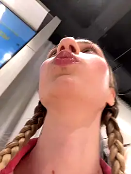 Lia  Love online show from 09.10.25