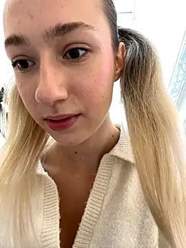 Lia  Love online show from 09.13.25