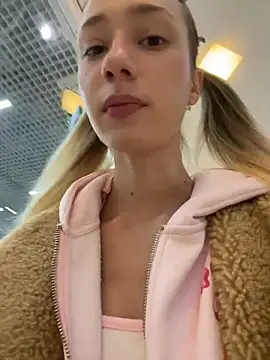 Lia  Love online show from 11.12.25