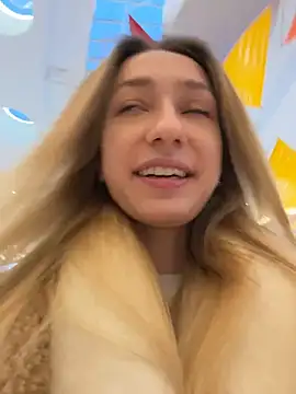 Lia  Love online show from 11.27.25