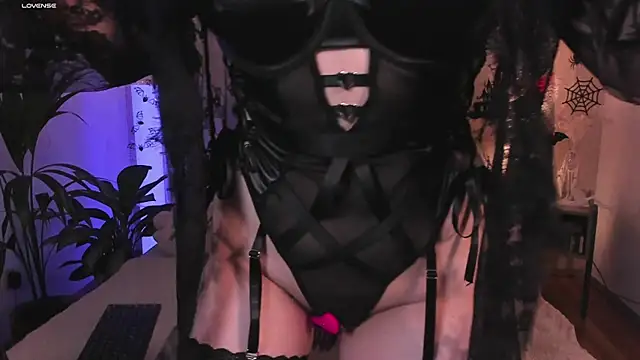 dearmoa online show from 10.28.25