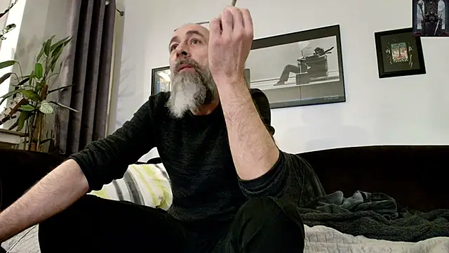 Snapshot of Kingsscepter chatting on 03.15.25 Kingsscepter online show from 03.15.25