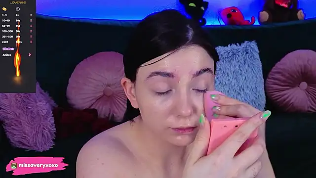 AveryWillow online show from 03.26.26