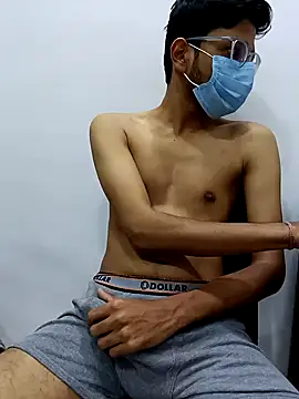 Snapshot of skinnyyyyyyyyy chatting on 12.22.24 skinnyyyyyyyyy online show from 12.22.24