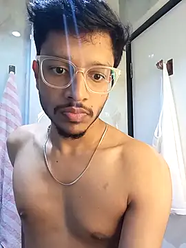 Snapshot of skinnyyyyyyyyy chatting on 10.22.25 skinnyyyyyyyyy online show from 10.22.25