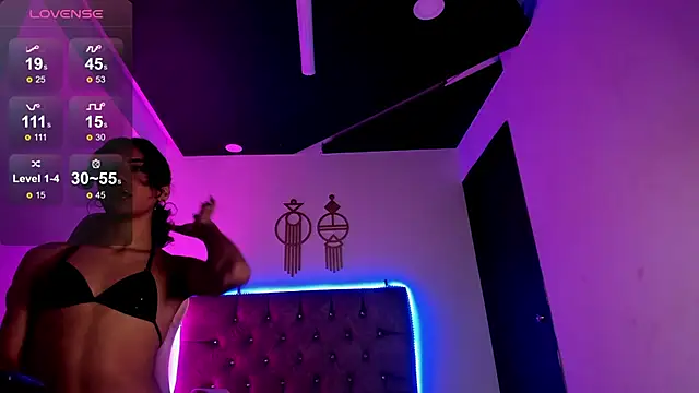 Snapshot of MiaCavallii_ chatting on 03.11.25 MiaCavallii online show from 03.11.25