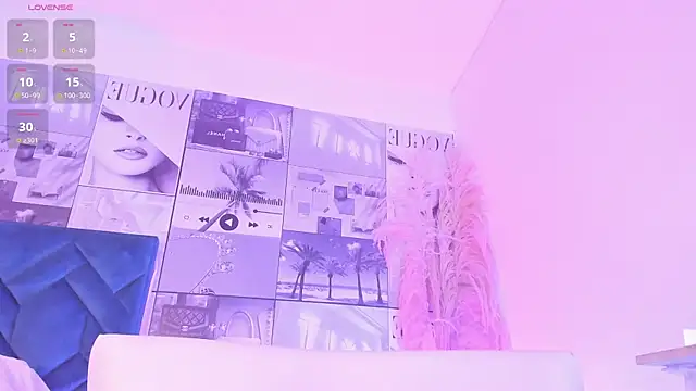 Snapshot of MiaCavallii_ chatting on 10.12.25 MiaCavallii online show from 10.12.25