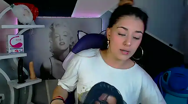 Samanta james19 online show from 12.14.24