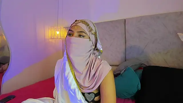 naomiii   online show from 11.11.25