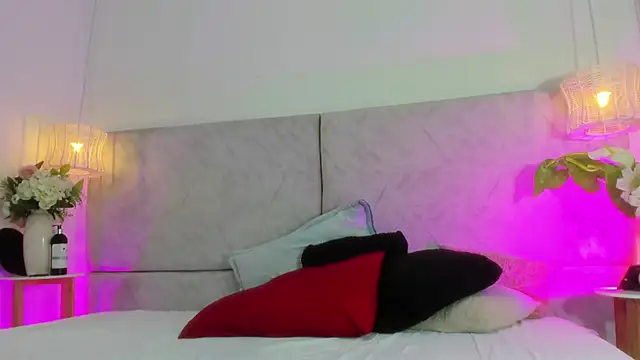 naomiii   online show from 03.25.26