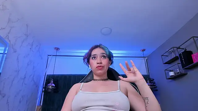 Snapshot of MAGIC_SOFI chatting on 10.25.25 MAGIC SOFI online show from 10.25.25