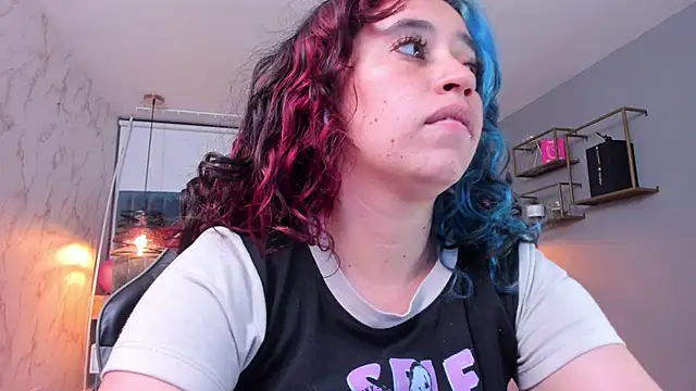 Snapshot of MAGIC_SOFI chatting on 11.22.25 MAGIC SOFI online show from 11.22.25