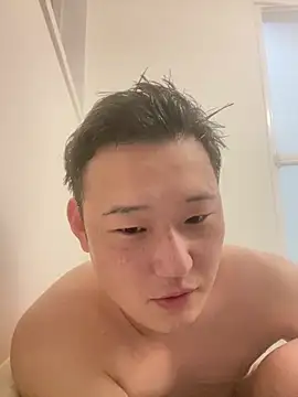 Snapshot of tuki_fu chatting on 02.05.25 tuki fu online show from 02.05.25