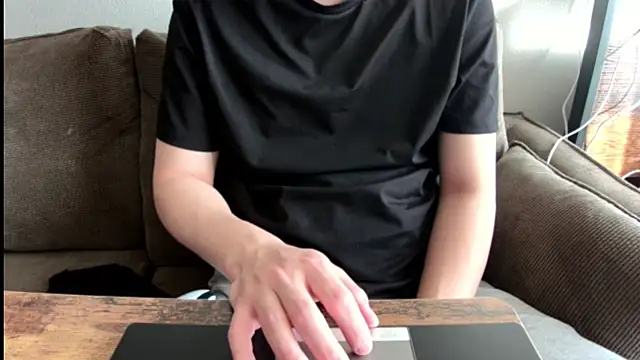 Snapshot of tuki_fu chatting on 02.15.25 tuki fu online show from 02.15.25