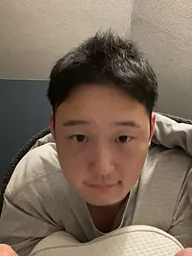 Snapshot of tuki_fu chatting on 11.17.25 tuki fu online show from 11.17.25