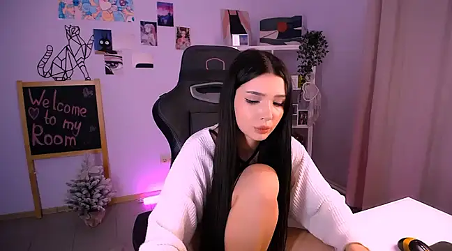 EmmaKeam online show from 12.18.24