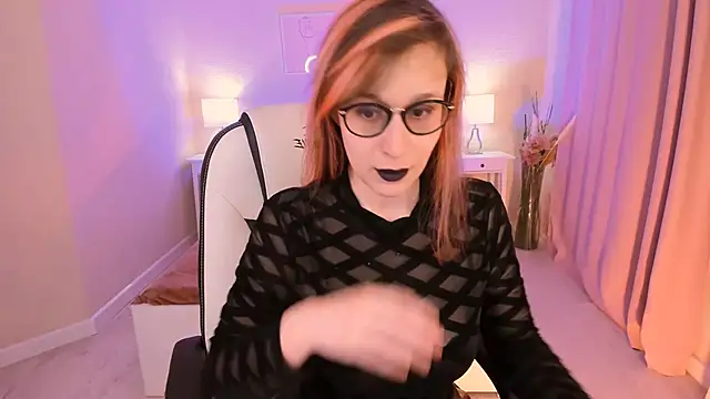 Snapshot of Dora_Marcelli chatting on 02.07.25 Dora Marcelli online show from 02.07.25