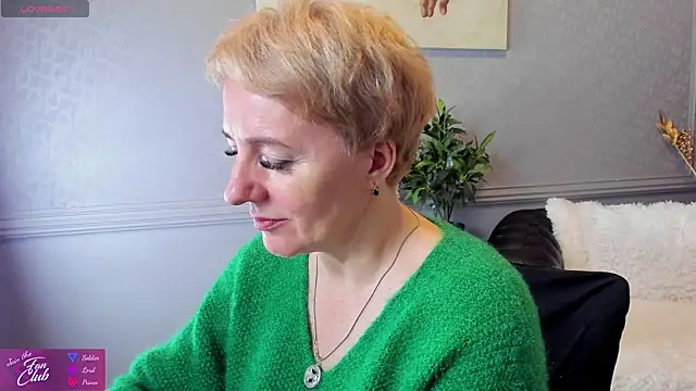 Nika Smit online show from 12.23.24