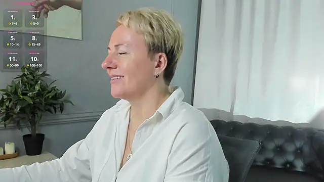 Nika Smit online show from 09.12.25