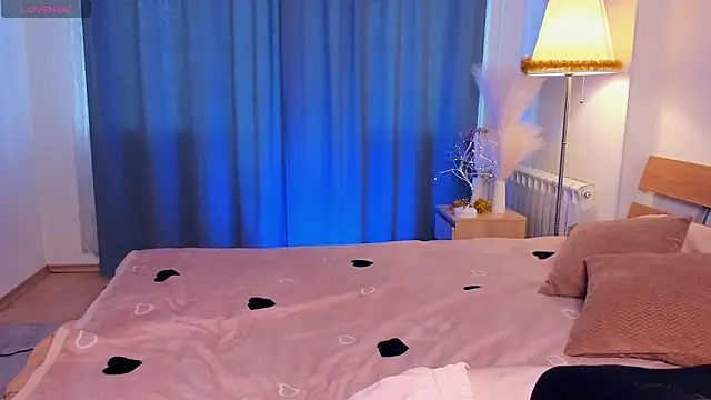 Snapshot of VickieVici chatting on 12.07.24 VickieVici online show from 12.07.24