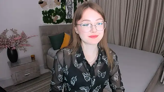 SereneFlame online show from 02.04.25