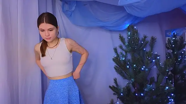 AlisiaSpinnet  online show from 12.30.24