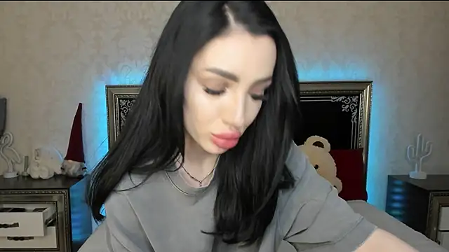 NancyLovee  online show from 03.18.25