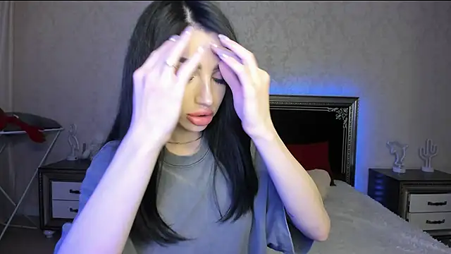 NancyLovee  online show from 03.22.25