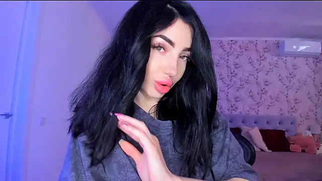 NancyLovee  online show from 06.13.26