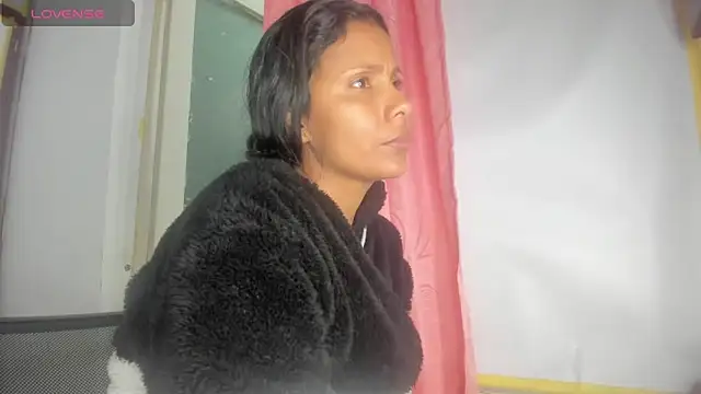 Nenita Hot  online show from 11.12.25