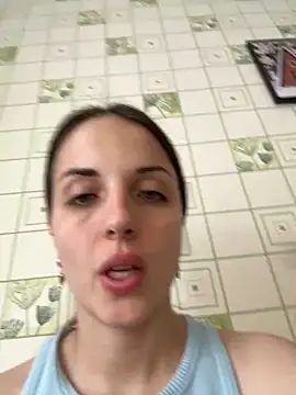 Snapshot of AmiLavs chatting on 12.21.24 AmiLavs online show from 12.21.24