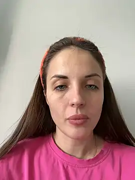 Snapshot of AmiLavs chatting on 02.13.25 AmiLavs online show from 02.13.25