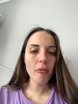 Snapshot of AmiLavs chatting on 02.27.25 AmiLavs online show from 02.27.25