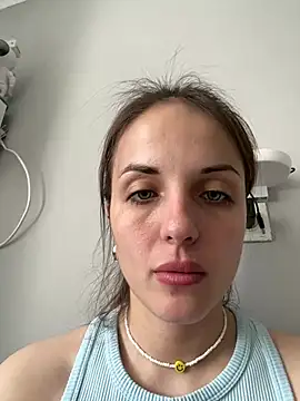 Snapshot of AmiLavs chatting on 03.13.25 AmiLavs online show from 03.13.25