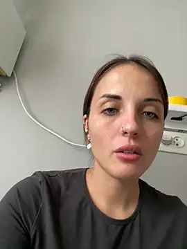 Snapshot of AmiLavs chatting on 09.20.25 AmiLavs online show from 09.20.25