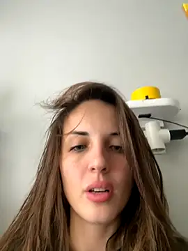 Snapshot of AmiLavs chatting on 11.25.25 AmiLavs online show from 11.25.25