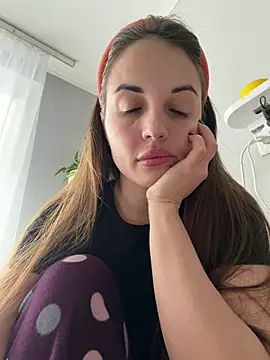 Snapshot of AmiLavs chatting on 02.23.26 AmiLavs online show from 02.23.26